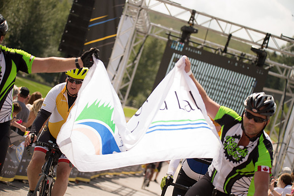 FINISH LINE CROSSING --3043