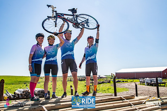 RIDERS + CHEERERS @ PITSTOPS-6