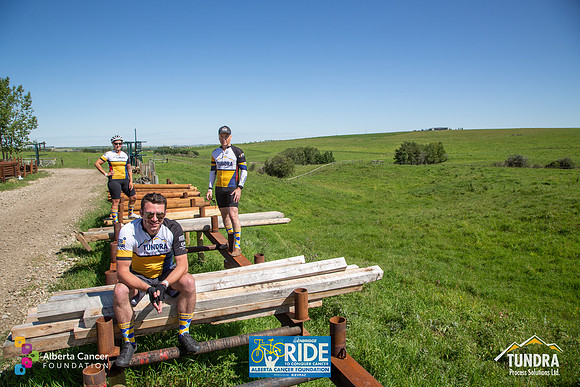 RIDERS + CHEERERS @ PITSTOPS-28