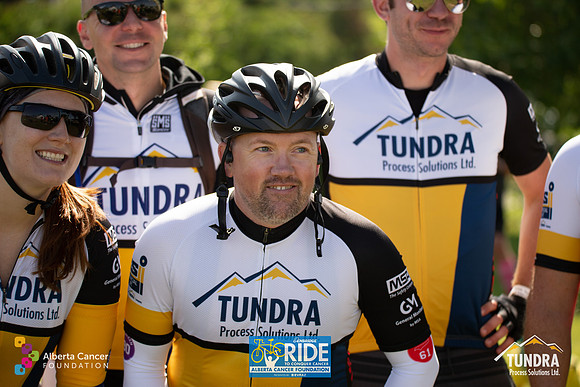RIDERS + CHEERERS @ PITSTOPS-34