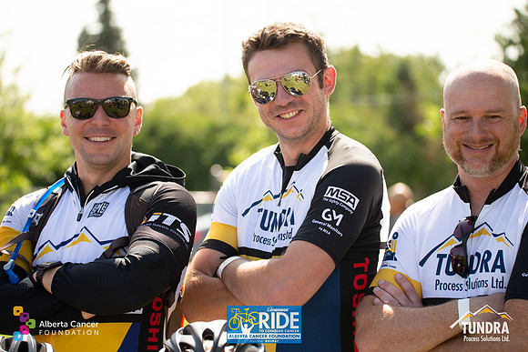 RIDERS + CHEERERS @ PITSTOPS-43