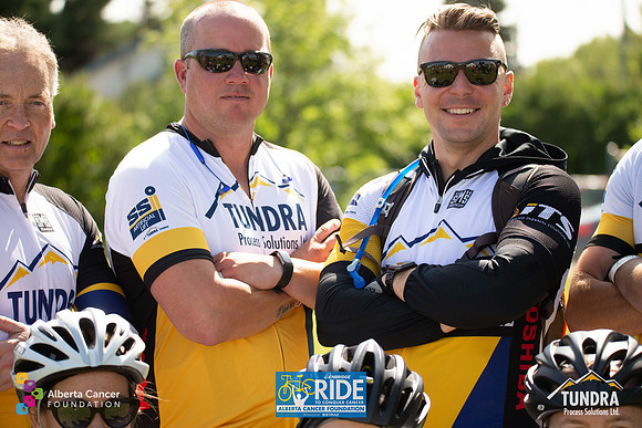 RIDERS + CHEERERS @ PITSTOPS-45
