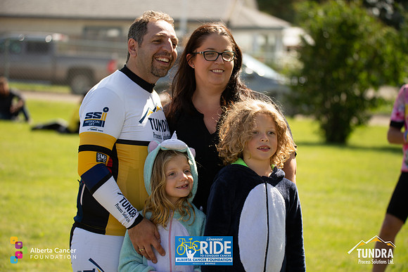 RIDERS + CHEERERS @ PITSTOPS-49