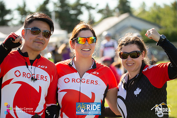 RIDERS + CHEERERS @ PITSTOPS-72