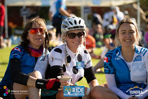RIDERS + CHEERERS @ PITSTOPS-74