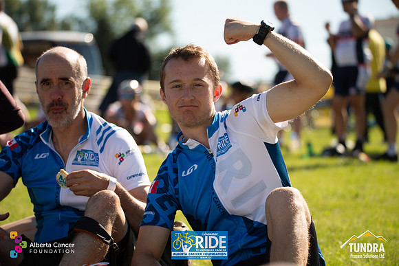 RIDERS + CHEERERS @ PITSTOPS-77
