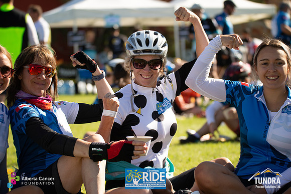 RIDERS + CHEERERS @ PITSTOPS-80