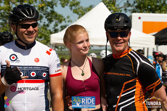 RIDERS + CHEERERS @ PITSTOPS-83