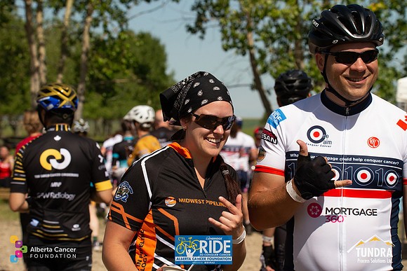 RIDERS + CHEERERS @ PITSTOPS-84