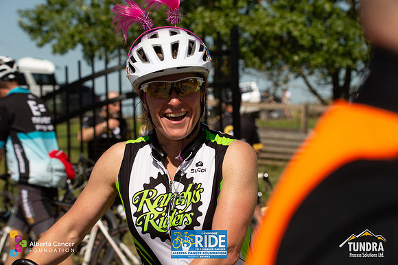 RIDERS + CHEERERS @ PITSTOPS-85