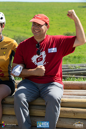 RIDERS + CHEERERS @ PITSTOPS-90