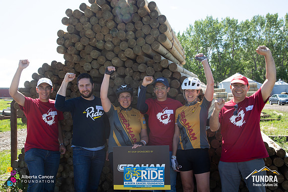 RIDERS + CHEERERS @ PITSTOPS-101
