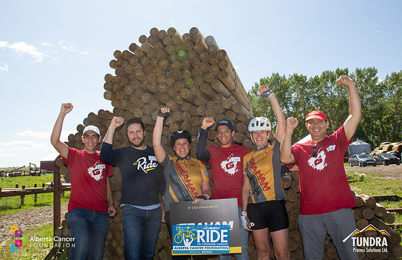 RIDERS + CHEERERS @ PITSTOPS-102