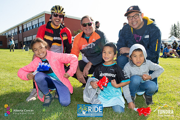 RIDERS + CHEERERS @ PITSTOPS-118