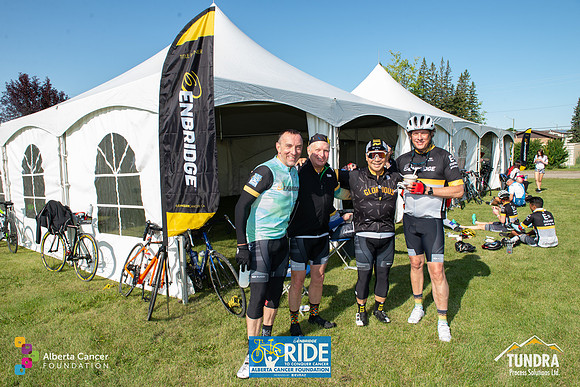 RIDERS + CHEERERS @ PITSTOPS-119