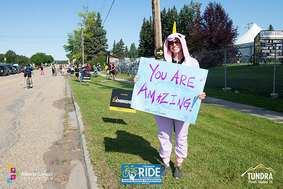 RIDERS + CHEERERS @ PITSTOPS-121