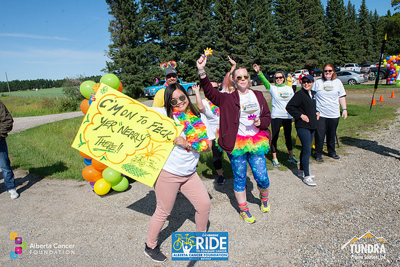 RIDERS + CHEERERS @ PITSTOPS-125