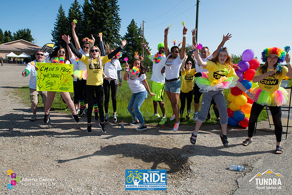 RIDERS + CHEERERS @ PITSTOPS-126