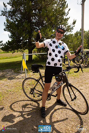 RIDERS + CHEERERS @ PITSTOPS-134