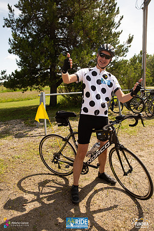 RIDERS + CHEERERS @ PITSTOPS-135