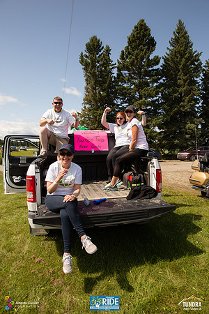 RIDERS + CHEERERS @ PITSTOPS-144