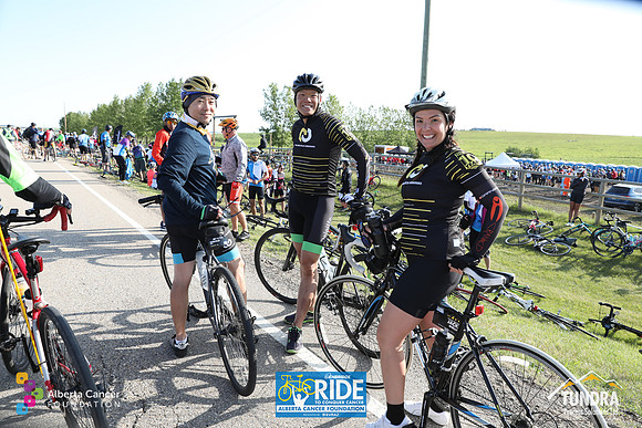 RIDERS + CHEERERS @ PITSTOPS-146