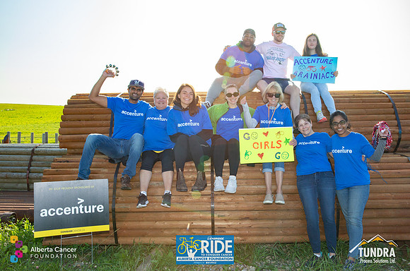 RIDERS + CHEERERS @ PITSTOPS-150