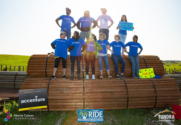 RIDERS + CHEERERS @ PITSTOPS-152