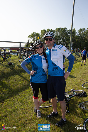 RIDERS + CHEERERS @ PITSTOPS-160