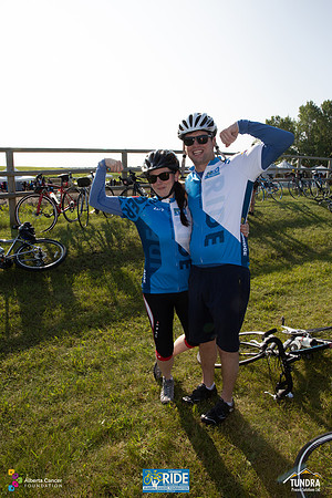 RIDERS + CHEERERS @ PITSTOPS-161