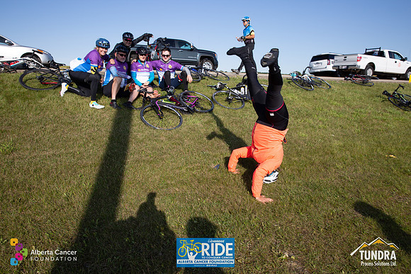RIDERS + CHEERERS @ PITSTOPS-168