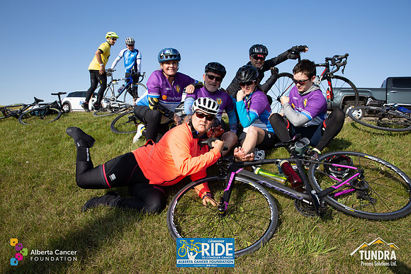 RIDERS + CHEERERS @ PITSTOPS-170