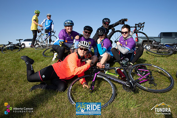 RIDERS + CHEERERS @ PITSTOPS-171