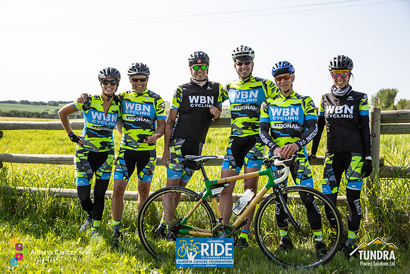 RIDERS + CHEERERS @ PITSTOPS-179