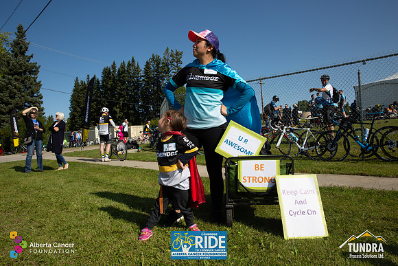 RIDERS + CHEERERS @ PITSTOPS-183