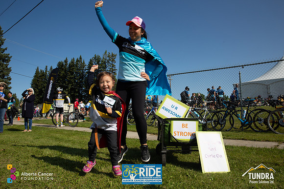 RIDERS + CHEERERS @ PITSTOPS-184