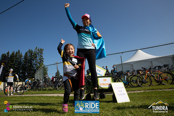 RIDERS + CHEERERS @ PITSTOPS-187