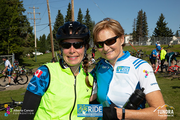 RIDERS + CHEERERS @ PITSTOPS-191