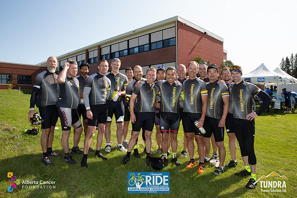 RIDERS + CHEERERS @ PITSTOPS-197