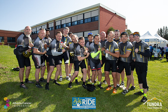 RIDERS + CHEERERS @ PITSTOPS-198