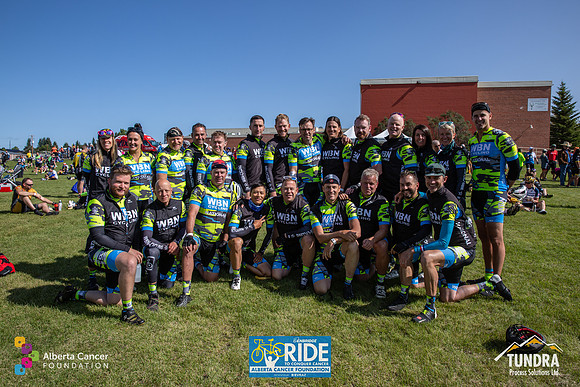 RIDERS + CHEERERS @ PITSTOPS-200