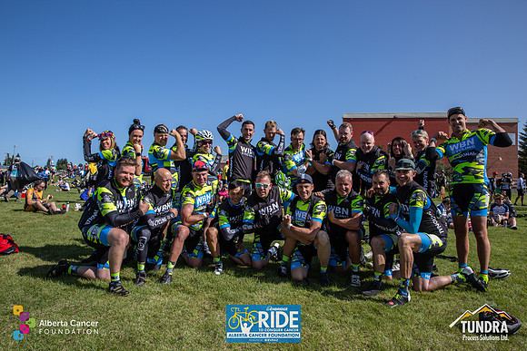RIDERS + CHEERERS @ PITSTOPS-202