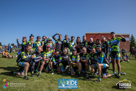 RIDERS + CHEERERS @ PITSTOPS-203