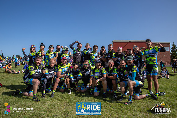 RIDERS + CHEERERS @ PITSTOPS-204