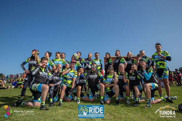 RIDERS + CHEERERS @ PITSTOPS-205