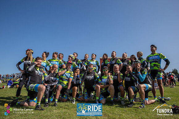 RIDERS + CHEERERS @ PITSTOPS-207