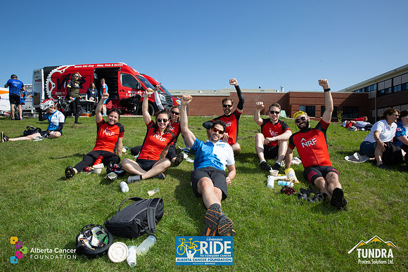RIDERS + CHEERERS @ PITSTOPS-208