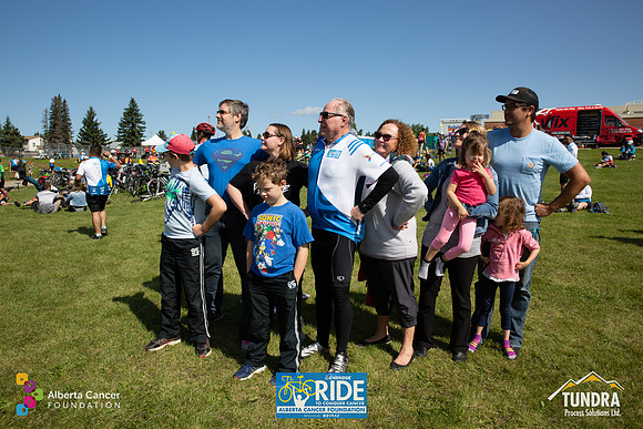 RIDERS + CHEERERS @ PITSTOPS-215