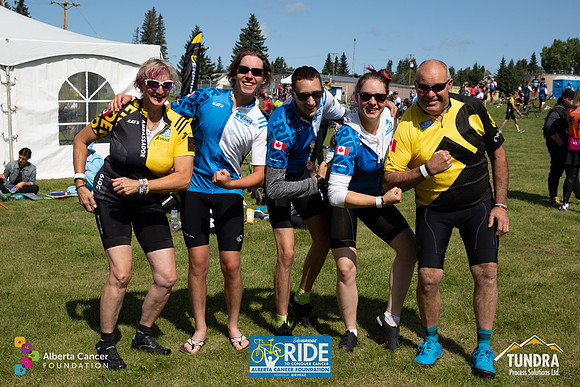 RIDERS + CHEERERS @ PITSTOPS-222
