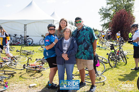 RIDERS + CHEERERS @ PITSTOPS-226